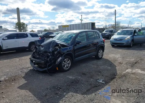 2012 Volkswagen Tiguan S z USA, uszkodzony, nr VIN WVGAV7AX8CW593436